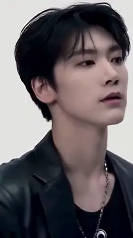 Ganteng bgt lo😭  #ten #tenlee #tenchittaphon #tenedit #wayvten #wayv #nctzen_edit #nctvideos #fyp #foryoupage #wayzenni #liyongqin #youku #leader #greatdancecrew #tendance #tennct #fypシ #xyzbca #ncttiktok