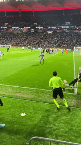 1:0 für Frankfurt 😱 #football #europaleague #vibes #eintrachtfrankfurt #omg #crazy #now #live #fcbarcelona #goal #ansgarknauff #best #viralvideo #Love #view #fans #live #foryou #fyp #viral #😍 #🇩🇪 #🔥