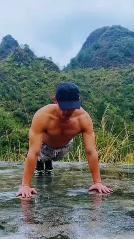 Outdoor workout. Credit: Unknown name. #explosivetraining #muscletraining #bodyweighttraining #fitnessmotivation #workoutmotivation