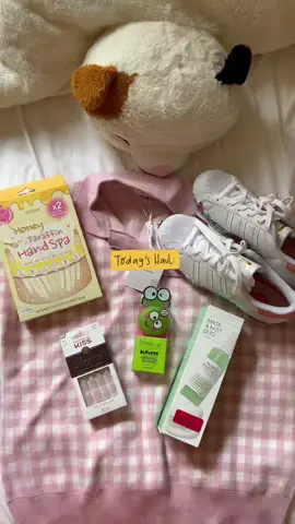 A little haul from my retail therapy (๑✧∀✧๑) #haul #tjmaxx #burlington #marshalls #aesthetic #Vlog #retailtherapy #BigComfy #fyp #foryoupage