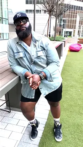 Still exploring my that causal side of me…#TheBigFashionGuy #BigAndTall #MenofSize #MensFashion #HoustonInfluencer #OOTD #StreetStyle