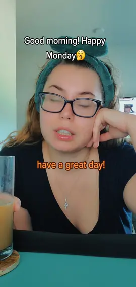 Monday's kinda suck😭😴🥱 #happymonday #motherhood #MomsofTikTok