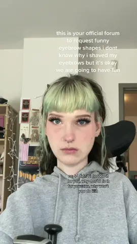 day 2 eyebrowless erin i tbink everything will be okay