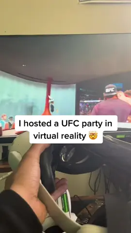 When the squad pulls up to watch the #fights 🙌 #UFC #virtualreality #party #gaming (via @Mike Williams)