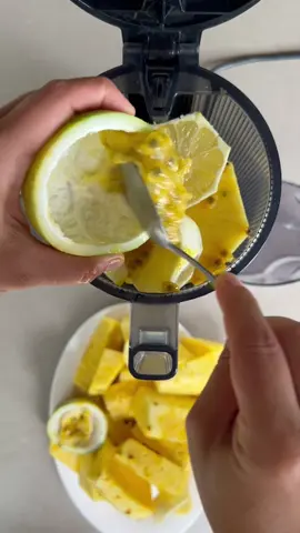 Piña Juice💛🍍 #namawell #namajuicer #j2 #j2juicer #pineapplejuice #pinajuice #juicetiktok #juicing #juicecleanse #juicedetox #juicingtips #juicingbenefits #fyp #viral