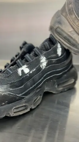 Paint and mud ⁉️ no problem ✅ #airmaxyourway #LiveForTheChallenge #airmax95 #trainerclean #fyp