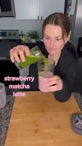strawberry matcha latte 🍓🍵 i’ve been seeing this all over tiktok….. it def needs improvement i’ll try again tomorrow ;) #matcharecipe #healthyliving