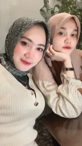 Woi sayang! jangan selingkuh..g boleh senior mau belajar setia.. #hijabcantik #hijabcantikindonesia #perempuanhijab #hijabcantiknkeren #videohijab #perempuanhebat #cantiksekali #manissekali #hijabstyle #hijabigirl