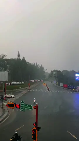 Bạn thích mưa Đà Lạt hông? #dalat #fyp #nhanphepha #chill