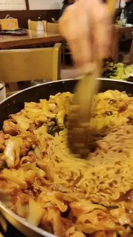 ¿Paella coreana? ¿Lo has probado?#fy #parati #TikTokComida #corea #coreafood #foodcoreana #comidacoreana #comidacoreanacheck