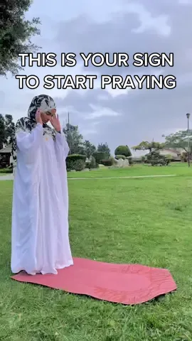 Prayer is your foundation; without it you’ll fall apart. May Allah make it easy for us to pray and May He accept our salah ✨ 🤲🏽 #Ramadan #muslim