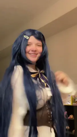 caitlyn costedt bcus i might be hoing to a con tmr