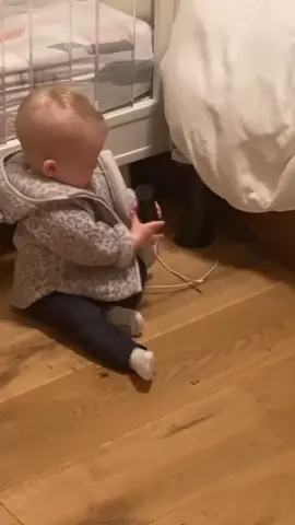 #infant #funny #scared #capri #technology #phonecharger
