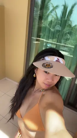 I accidentally booked my return flight home for 3 months later 😬 oopsies lol