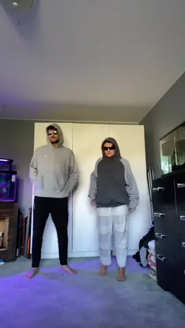 Red wine #trendingsong #viraltiktok #couples #fypシ゚viral #trendy #foryoupage #fyp #dance #redwine @jeff.lwowski