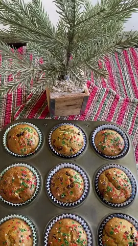 POV: you’re baking banana chocolate chip muffins for Christmas morning🎄🎁cd: 251 days!☃️❄️#christmas #baking #fyp #foryou #viral #snow #winter #santa #muffins #holiday #christmasaesthetic