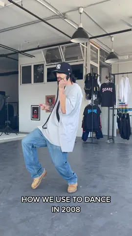 Things have changed 🥲🤣 #fyp #fyou #dance #2000s #mtl