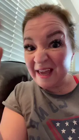 #stitch with @hollyandra hahahhaah it still looks good though!!! #chickensausage #eatyourprotein