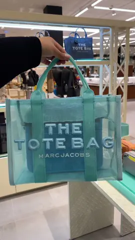 Marc Jacobs Mesh Tote                                         #marcjacobs #marcjacobstotebag #thetotebag #tote #bag #bagtok #luxury #luxurytok #fashion #HPSustainableSounds #Summer #fasiontok #designer #stylist