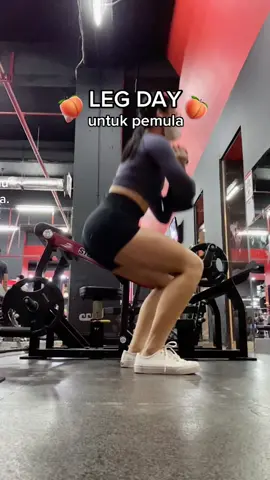 Simple pake dumbel aja buat yg baru mulai 🍑🍑 #GymTok #legday #legworkout