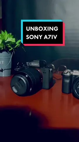 UNBOXING THE NEW SONY A7IV📸 #newgear #sony  #sonya7iv #sonyshooter #unboxing #cameraunboxing #fyp #fypシ #sonya7ivunboxing #filmmaker #sonyalpha