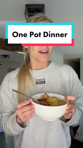 Follow me for more recipes! #dinner #onepotrecipe #onepot #meal #food #foodtiktok #FoodTok #yum #easymeal #veggies #familydinner #cooking #dinneridea #pasta #sausage #Recipe