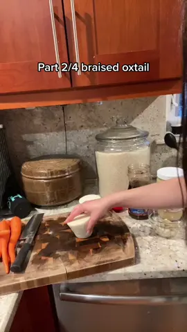 #Foodie #mukbang #dinner #oxtail #koreanfood it’s not exactly like galbijim, but close enough 😬😬😬😬