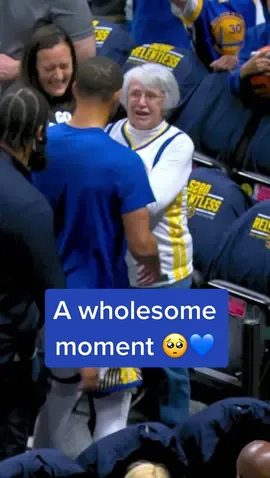 This fan's reaction to getting Steph's autograph is everything 🥺 #steph #stephcurry #warriors #playoffs #NBA