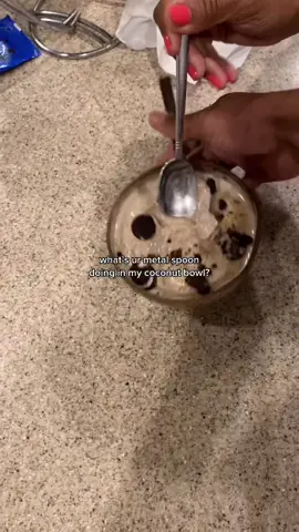 that is forbidden 🙅‍♂️❌ my coconut bowl is from Cocobowlco!! (LINK IN BIO) #fyp #smoothie #smoothiebowl