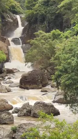 Dogdog's waterfall || Air terjun Curug dogdog Sukabumi Indonesia 🇮🇩