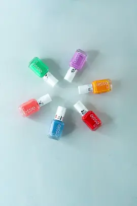 My first ever stop motion… next time I’ll have a plan. @essie’s #movinngroovin colors at @target are simply amazing! #stopmotion #productphotography #nailpolish #photographer