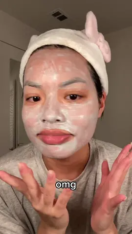 @GLAMGLOW  #SuperSmooth has 1% salicylic acid to treat acne, charcoal & kaolin clay to detox pores & silica beads to exfoliate 🤠 @Ulta Beauty  #ad #maskitscrubit #haveitall
