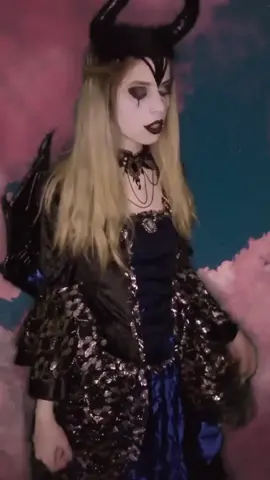 #cosplay #lilith #succubus #demon #greenscreen #pourtoi #foryou #fypシ #fyp #fy #foryoupage #succube #acting