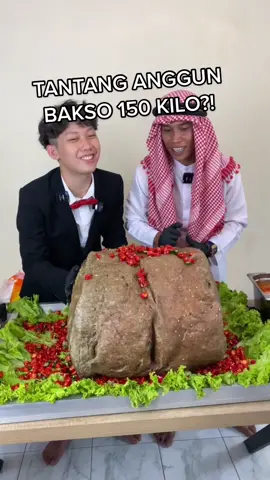 MAKAN BAKSO RAKSASA 150 KILO!! @anggun_core @baksorusukjoss #komendiresso