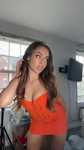 Sexy orange xxx insta @_danicataylor #fyp#dancer#dance#body