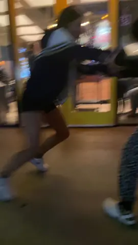 @julialohla_ 👎🏼👎🏼