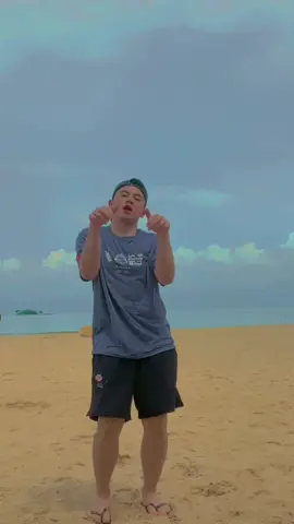 Nếu bạn ngại thì hãy ra biển quay lúc 12h trưa 😂 // dc : @tat_106 // #dnm1025 #dqn