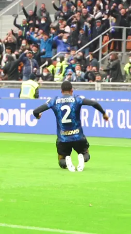 Barry Allen who? So fast that no one can see him... Denzel ⚡️⚡️ #Dumfries #Flash #InterRoma #ForzaInter #TikTokFoorball #TikTokCalcio