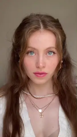 🐝  Bridgerton inspired makeup #bridgerton #makeup #bridgertonnetflix #bridgertonmakeup #makeuptutorial #fypシ #fypシ゚viral #freckles #grwm #daphnebridgerton