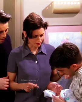 in the end she has two baby’s ♥ #chandlerandmonica #monicageller #friends