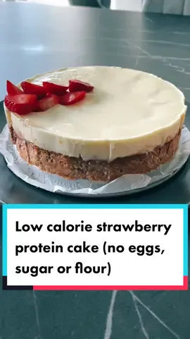 Must try!! #fyp #foryou #foryoupage #pov #balkantok #FitTok #balkantiktok #gymrats #croatia #baketok #baketiktok #tiktokbake #healthycake #lowcal #lowcaloriecake #sweet #sweets #strawberry #strawberries