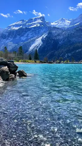 📍Brienzersee🇨🇭#swissroads #switzerland #switzerlandnature #roadtrip #berneroberland #brienz #verliebtindieschweiz #swissbeautiful #sisiswiss
