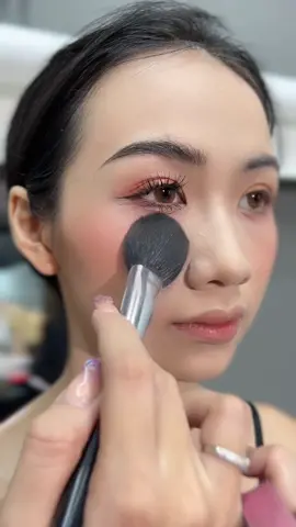 1 chiếc clip trả bài by #teambonniemakeup #bonniemakeupacademy #sponsored #makeup #xuhuong #makeuptutorial #GocLamDep #VietNamToiYeu #bonniemakeup