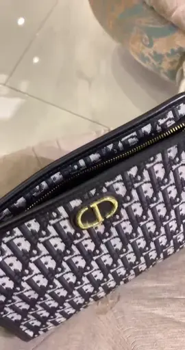 باوتش #ديور متوفر تسليم فوري😍.                  #شنط_ماركات #شنطة_ديور#اكسبلور