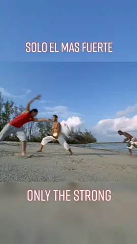 Gracias a esta película 🎥 supe del capoeira 👊✊🤛🤜🤸‍♂️ #onlythestrong #soloelmasfuerte #capoeira #artesmarciales #pelea #brasil #markdacascos #film #videocorto #adolescentes #trending #foryoupage #fyp  #viral #accion #enseñanza #90s #golpes #playa