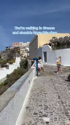 I mean how beautiful?! #traveltiktok #travelbucketlist #santorini #greece #fyp #fypage #foryoupage #tiktok