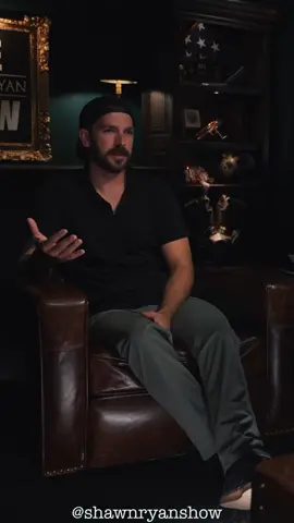 Justin Hughes tells a story of working with #deltaforce guys. Watch the epsiode on Vigilance Elite YouTube channel. #navyseals #specialoperations #podcastshorts
