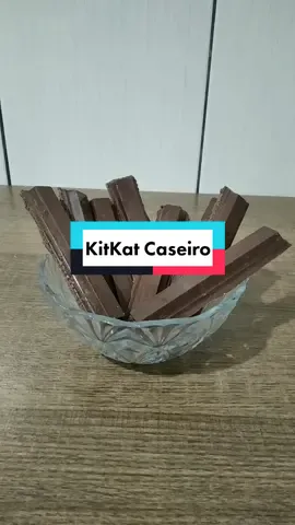 Para os apaixonados de KitKat, se liga nesse caseiro e super fácil de fazer. 🍫 #kitkat #rendaextra #empreendedorismo #doceriaartesanal #confeitariaartesanal