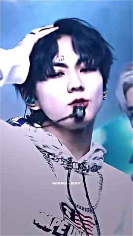 curly hair won 😩 –i miss this sound 🥰 #jungwon #enhypen #wonology #fyp