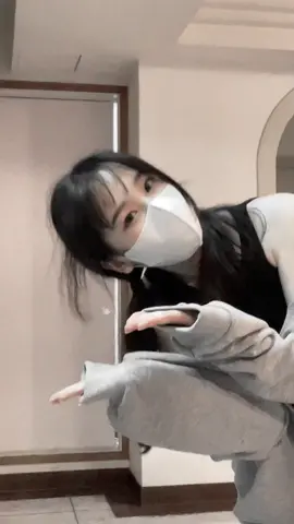 不管啊 我就要這樣穿衣服 因為我很熱但又想穿外套🤣 #九天玄女駕到 #fyp